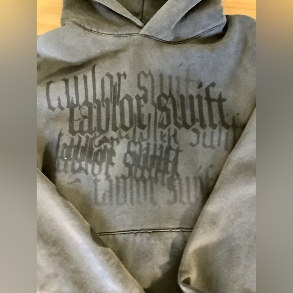 Taylor swift limited edition reputation hoodie